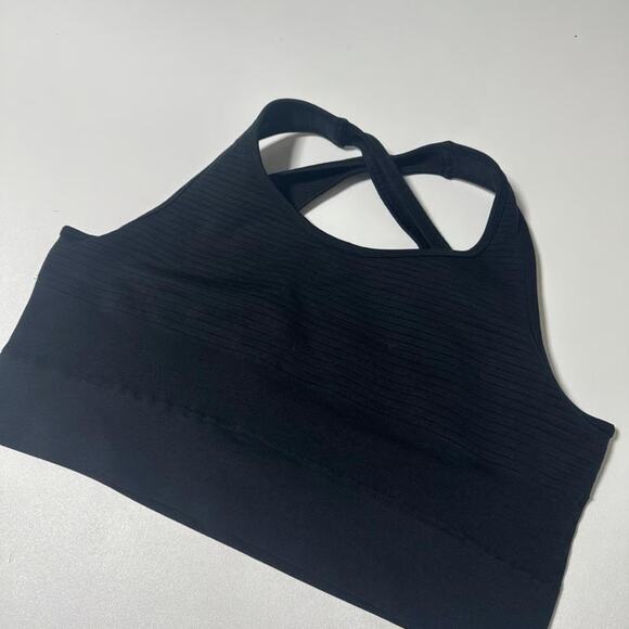 Alphalete Vault Sports Bra - Picture 4 of 7